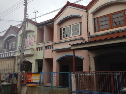 64 Sqm., 2 Beds, 2 Baths Townhouse listed for ฿ 713,000.