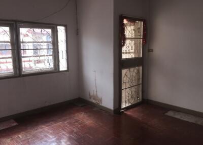 60 Sqm., 2 Beds, 2 Baths Townhouse listed for ฿ 713,000.