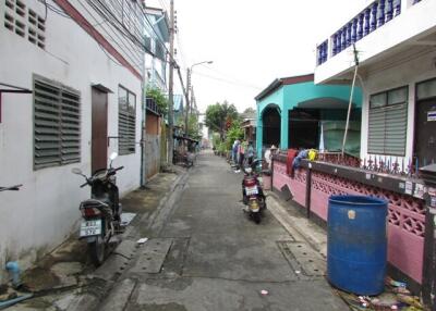 84 Sqm., 1 Bed, 1 Bath Townhouse listed for ฿ 713,000.