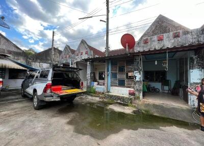 77 Sqm., 2 Beds, 1 Bath Townhouse listed for ฿ 788,000.