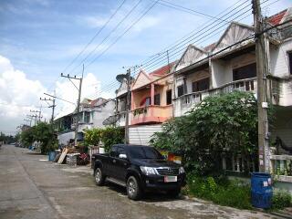 75 Sqm., 2 Beds, 2 Baths Townhouse listed for ฿ 713,000.