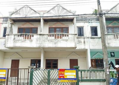 75 Sqm., 2 Beds, 2 Baths Townhouse listed for ฿ 713,000.