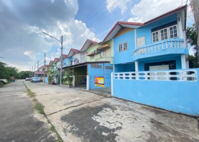 104 Sqm., 3 Beds, 2 Baths Townhouse listed for ฿ 713,000.