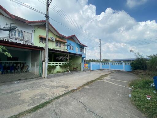 104 Sqm., 3 Beds, 2 Baths Townhouse listed for ฿ 713,000.