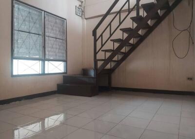 72 Sqm., 2 Beds, 1 Bath Townhouse listed for ฿ 600,000.