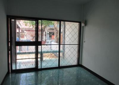 88 Sqm., 2 Beds, 1 Bath Townhouse listed for ฿ 665,000.