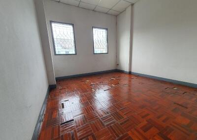 72 Sqm., 1 Bed, 1 Bath Townhouse listed for ฿ 665,000.