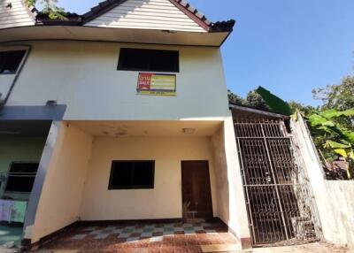 122 Sqm., 2 Beds, 2 Baths Townhouse listed for ฿ 665,000.