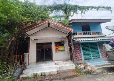 69 Sqm., 2 Beds, 1 Bath Townhouse listed for ฿ 735,000.