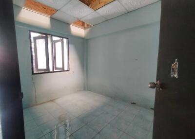 69 Sqm., 2 Beds, 1 Bath Townhouse listed for ฿ 735,000.