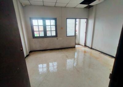 64 Sqm., 2 Beds, 2 Baths Townhouse listed for ฿ 665,000.