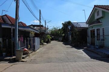 72 Sqm., 2 Beds, 1 Bath Townhouse listed for ฿ 550,000.