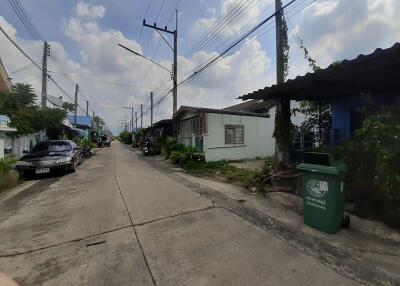 67 Sqm., 2 Beds, 1 Bath Townhouse listed for ฿ 646,000.