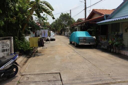 72 Sqm., 2 Beds, 1 Bath Townhouse listed for ฿ 646,000.