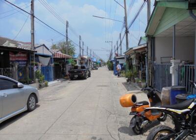 69 Sqm., 2 Beds, 1 Bath Townhouse listed for ฿ 646,000.