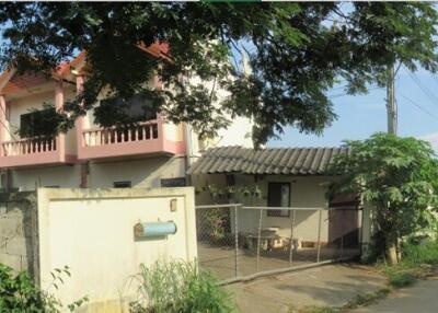 64 Sqm., 1 Bed, 1 Bath Townhouse listed for ฿ 618,000.