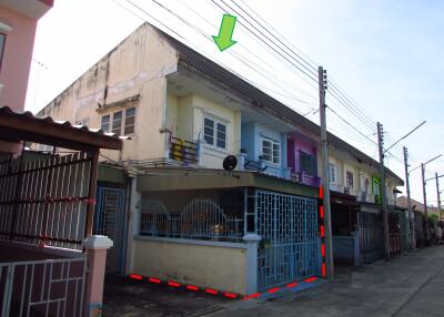 68 Sqm., 1 Bed, 1 Bath Townhouse listed for ฿ 618,000.