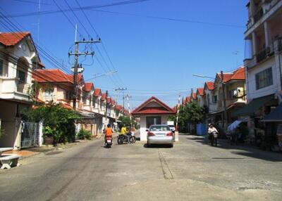 72 Sqm., 1 Bed, 1 Bath Townhouse listed for ฿ 683,000.