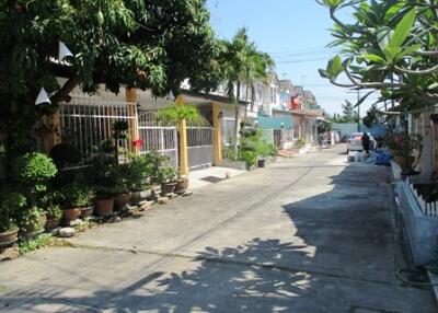 72 Sqm., 1 Bed, 1 Bath Townhouse listed for ฿ 683,000.