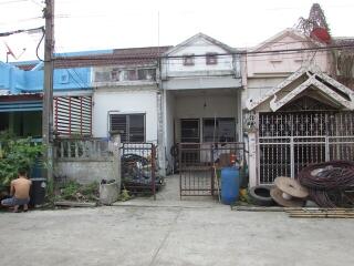 90 Sqm., 1 Bed, 1 Bath Townhouse listed for ฿ 618,000.