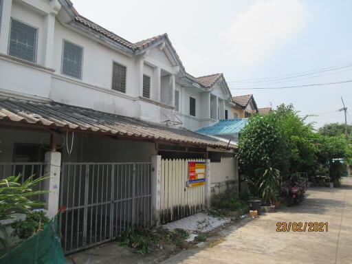 72 Sqm., 3 Beds, 2 Baths Townhouse listed for ฿ 683,000.