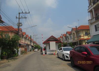72 Sqm., 3 Beds, 2 Baths Townhouse listed for ฿ 683,000.