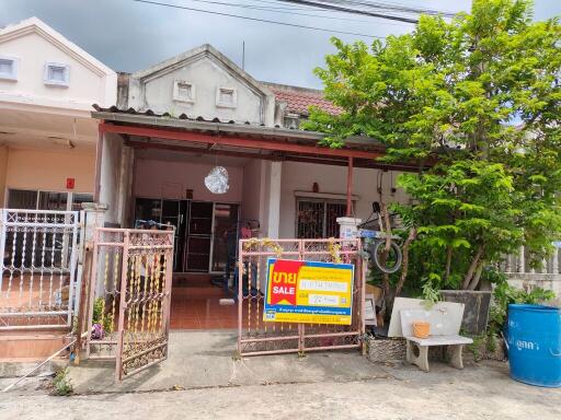 90 Sqm., 2 Beds, 1 Bath Townhouse listed for ฿ 683,000.