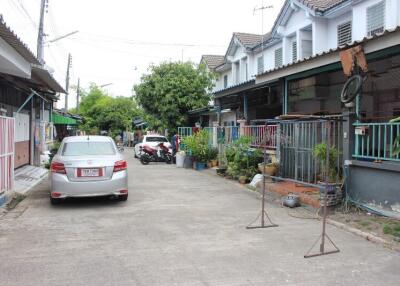 72 Sqm., 1 Bed, 2 Baths Townhouse listed for ฿ 683,000.