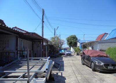 72 Sqm., 2 Beds, 1 Bath Townhouse listed for ฿ 683,000.