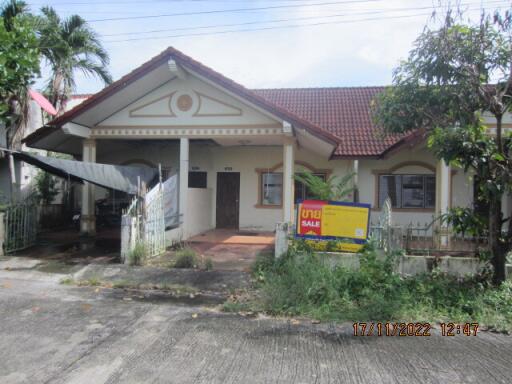 100 Sqm., 2 Beds, 1 Bath Townhouse listed for ฿ 660,000.