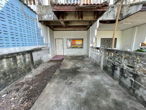 91 Sqm., 2 Beds, 2 Baths Townhouse listed for ฿ 550,000.