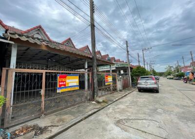 88 Sqm., 2 Beds, 2 Baths Townhouse listed for ฿ 550,000.