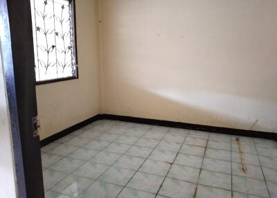 72 Sqm., 2 Beds, 1 Bath Townhouse listed for ฿ 520,000.