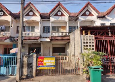 79 Sqm., 2 Beds, 2 Baths Townhouse listed for ฿ 550,000.