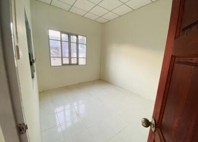 104 Sqm., 2 Beds, 1 Bath Townhouse listed for ฿ 638,000.