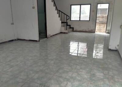 81 Sqm., 1 Bed, 1 Bath Townhouse listed for ฿ 570,000.