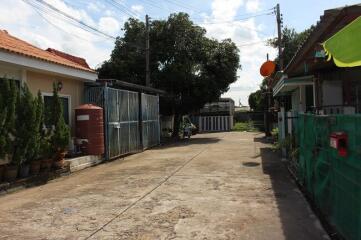 72 Sqm., 2 Beds, 1 Bath Townhouse listed for ฿ 570,000.