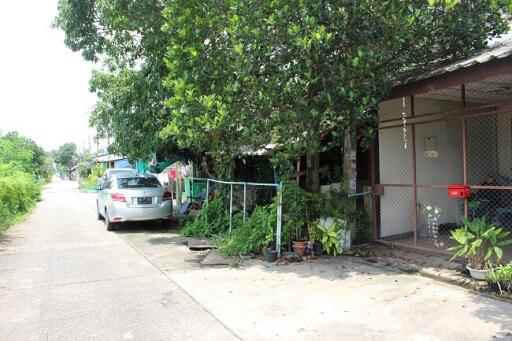 72 Sqm., 2 Beds, 1 Bath Townhouse listed for ฿ 570,000.