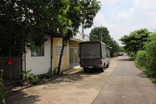 72 Sqm., 2 Beds, 1 Bath Townhouse listed for ฿ 570,000.