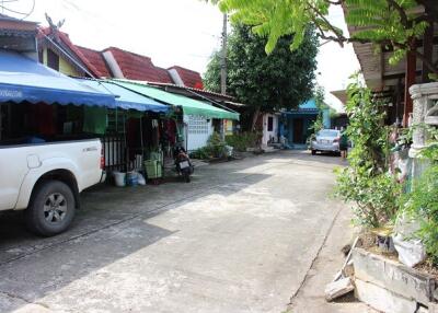 72 Sqm., 2 Beds, 1 Bath Townhouse listed for ฿ 570,000.