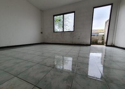 81 Sqm., 2 Beds, 2 Baths Townhouse listed for ฿ 570,000.