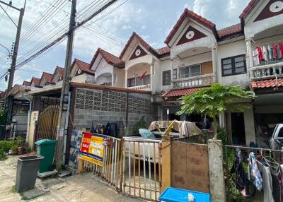 79 Sqm., 2 Beds, 2 Baths Townhouse listed for ฿ 570,000.