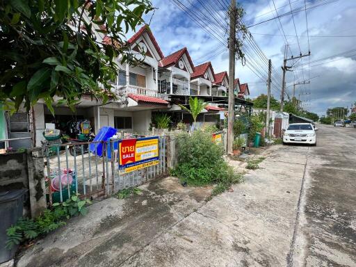 79 Sqm., 2 Beds, 2 Baths Townhouse listed for ฿ 630,000.