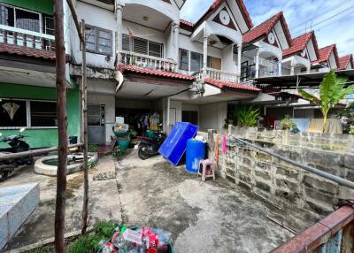 79 Sqm., 2 Beds, 2 Baths Townhouse listed for ฿ 630,000.