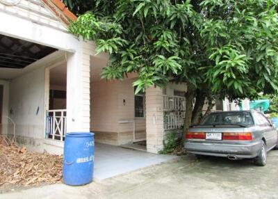 72 Sqm., 2 Beds, 1 Bath Townhouse listed for ฿ 610,000.