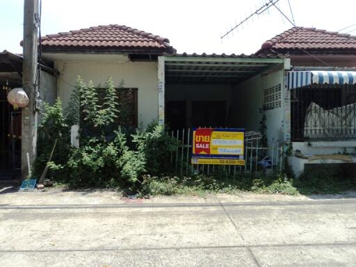 75 Sqm., 1 Bed, 1 Bath Townhouse listed for ฿ 580,000.