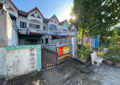 88 Sqm., 1 Bed, 1 Bath Townhouse listed for ฿ 500,000.