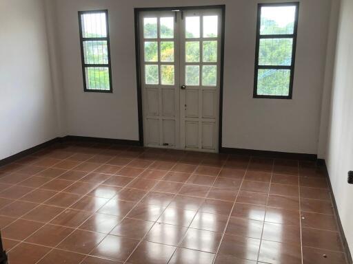 80 Sqm., 2 Beds, 1 Bath Townhouse listed for ฿ 480,000.