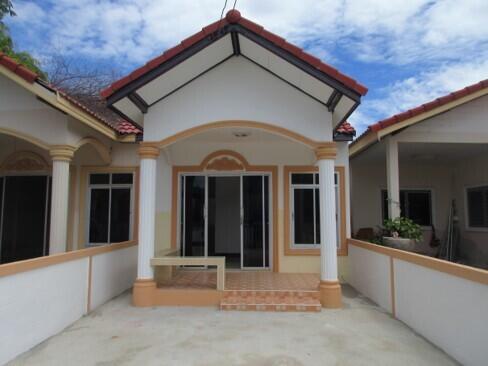 88 Sqm., 2 Beds, 1 Bath Townhouse listed for ฿ 523,000.