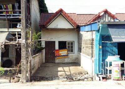 64 Sqm., 1 Bed, 1 Bath Townhouse listed for ฿ 523,000.